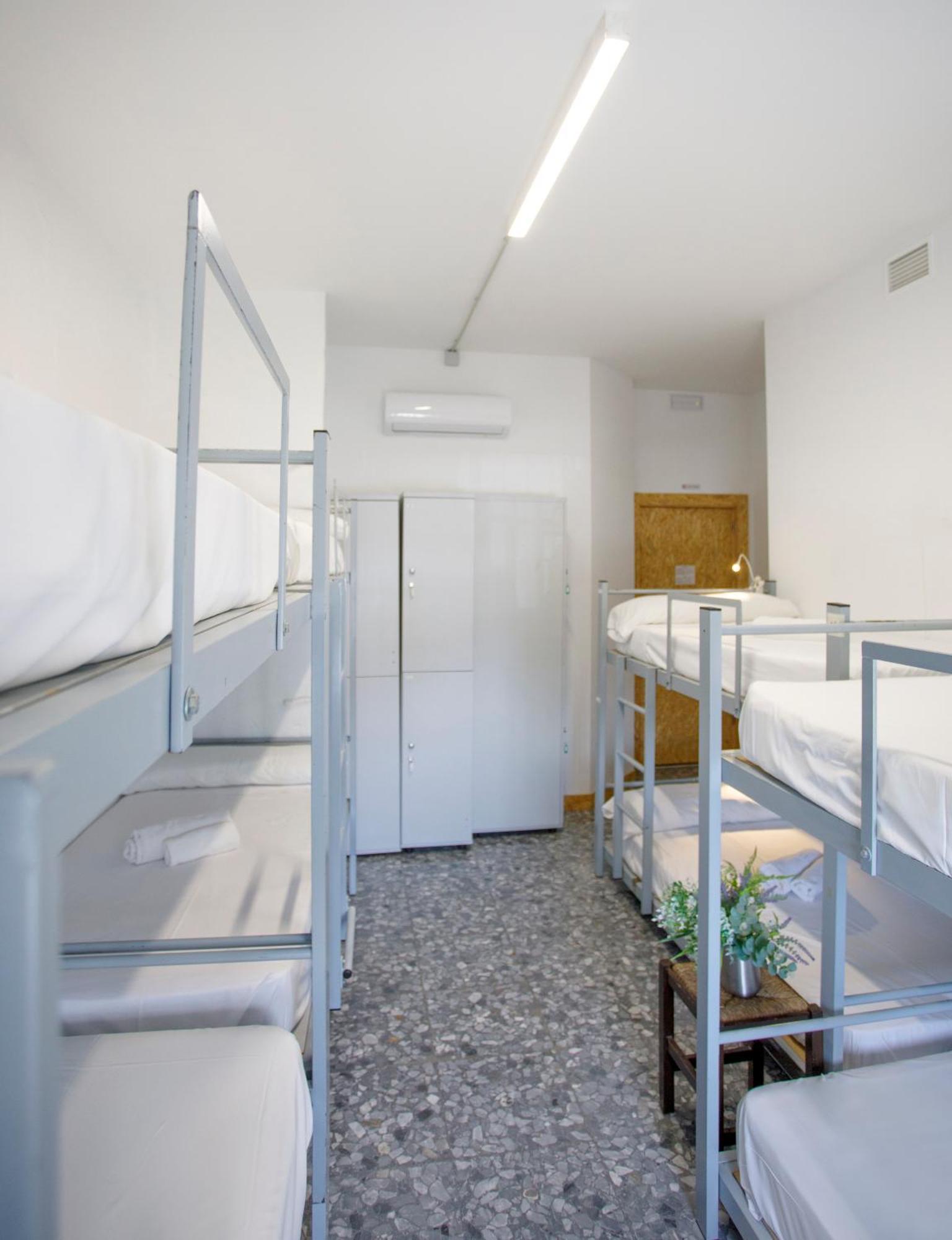 Italica Hostel Сантипонсе Экстерьер фото